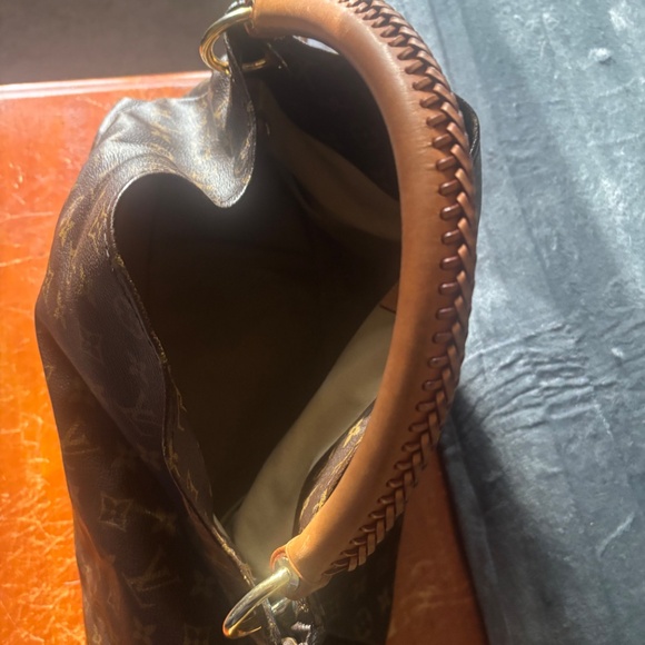 Louis Vuitton Artsy MM - Picture 6 of 10